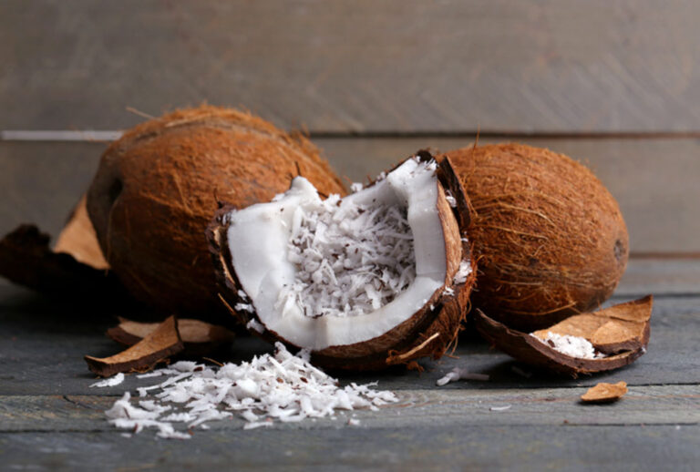The Nutritional Richness of Dry Coconut and Its Health Benefits